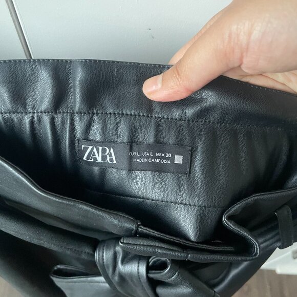 Zara Faux Leather Black Paperbag Shorts - Picture 4 of 5